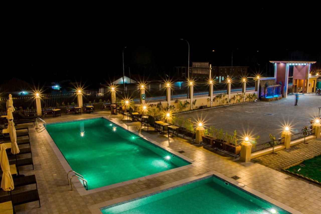 Hotel Horizon Entebbe Buitenkant foto