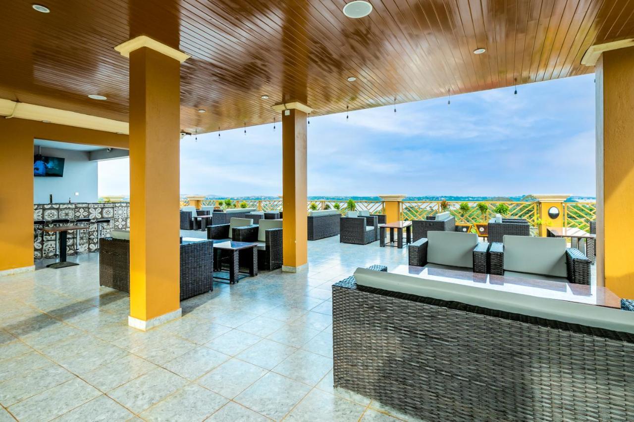 Hotel Horizon Entebbe Buitenkant foto